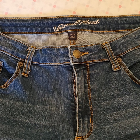 Universal Thread Jeans - Picture 2 of 2